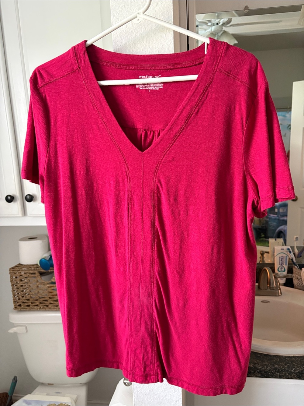 Westbound Women's V-Neck Short Sleeve Top - Fuchsia